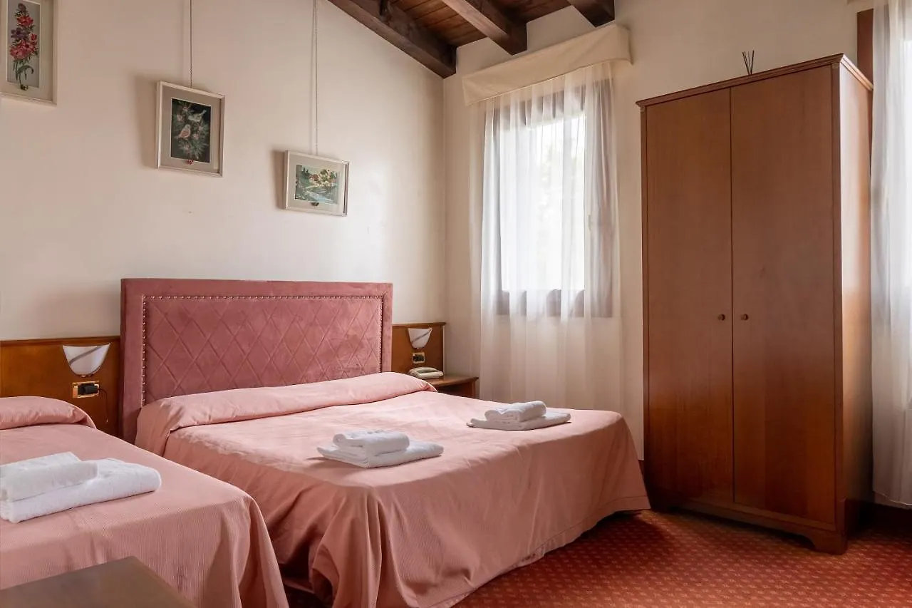 Hotel Villa Sara Mestre