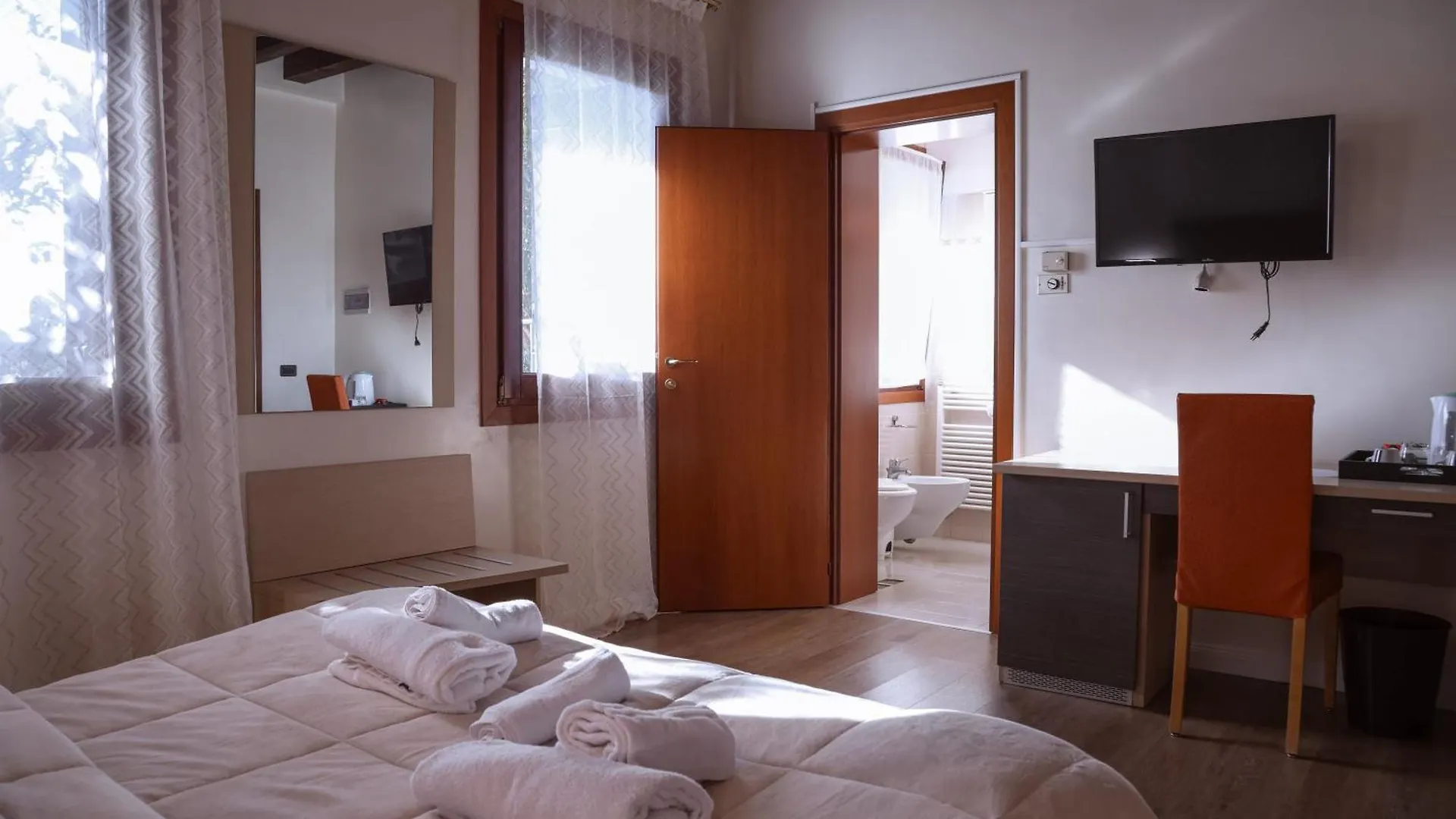 Hotel Villa Sara Mestre 3*,