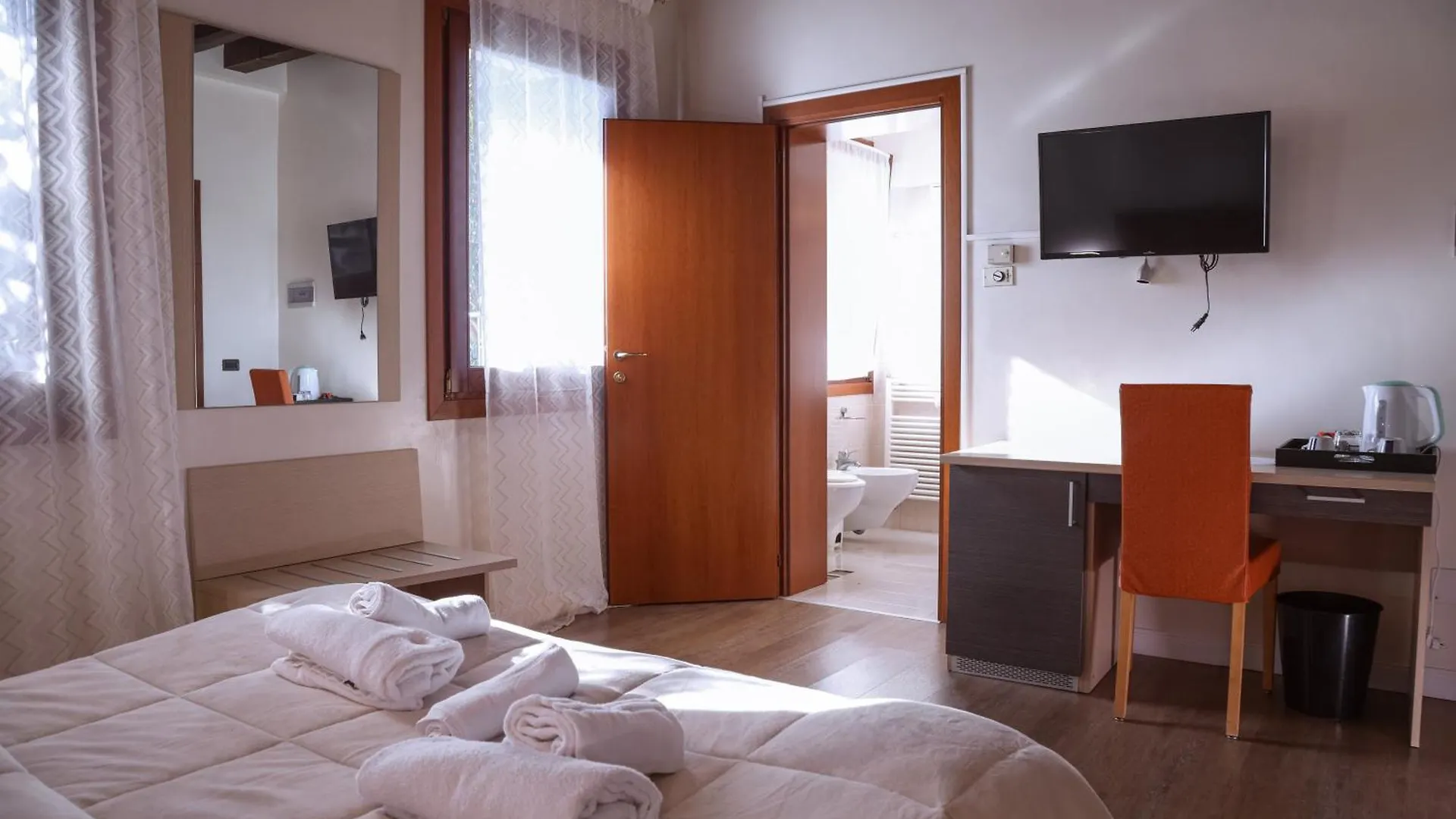 Hotel Villa Sara Mestre 3*,