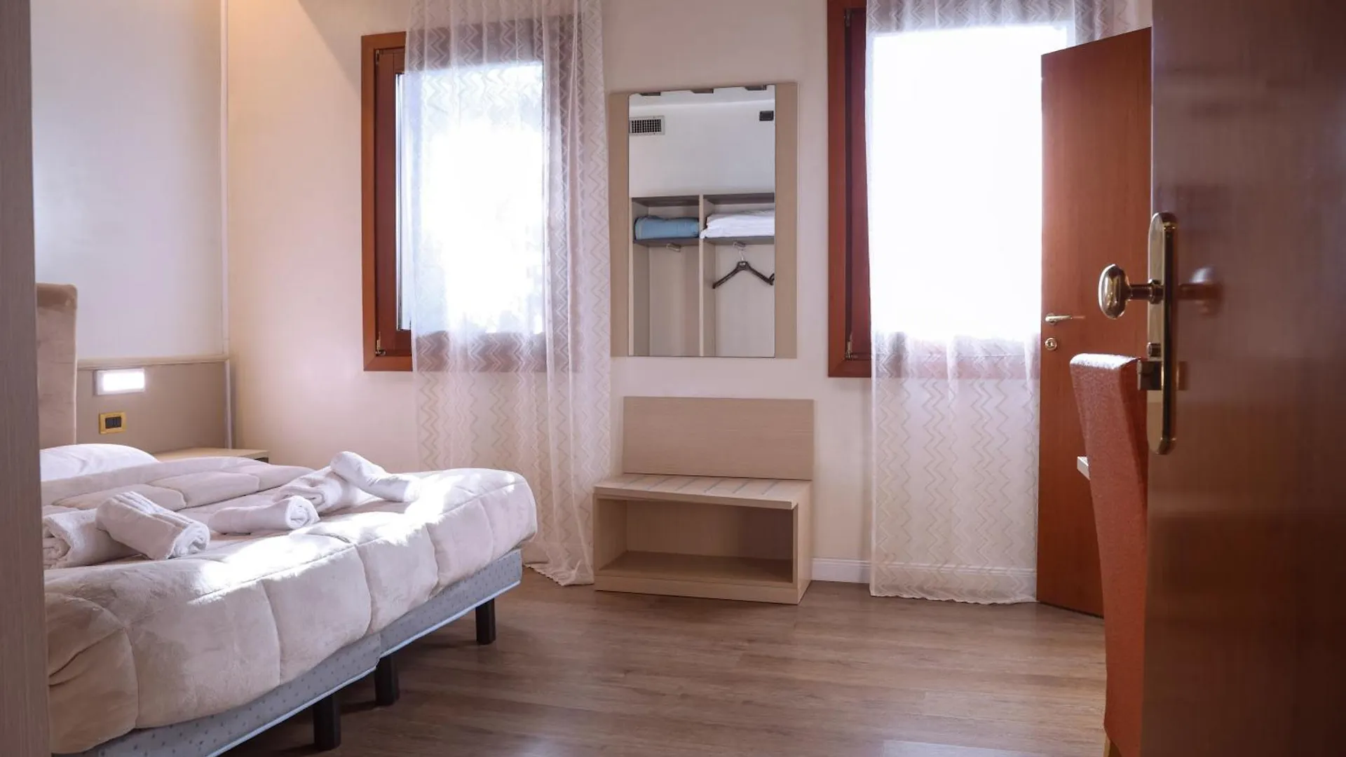 Hotel Villa Sara Mestre 3*,  Italy